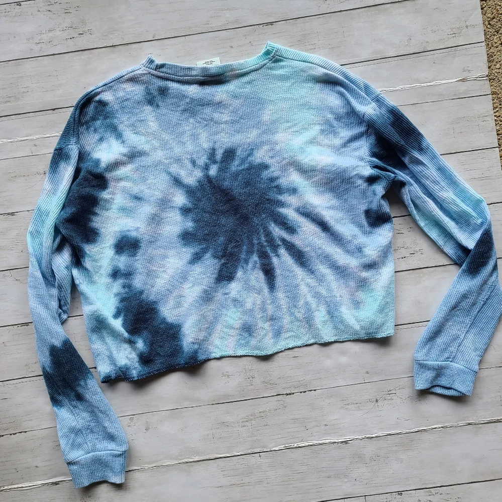 Blue Tie Dye Crop Thermal - Picture 3 of 4